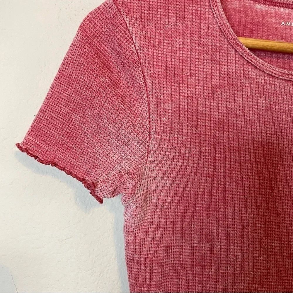 American Eagle Burnout Red Waffle Baby Tee Short Sleeve Lettuce Hem Size Small